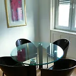 מלון דירות Mavo Hospitality Marienplatz שטוטגרט